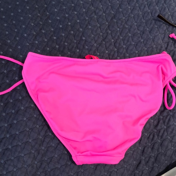 Victoria’s Secret Bikini Bottom - Picture 2 of 3